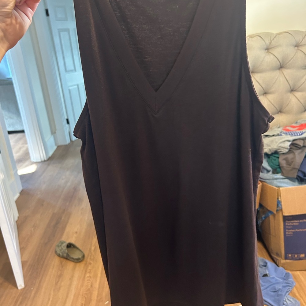 Black Sleeveless V-Neck Top